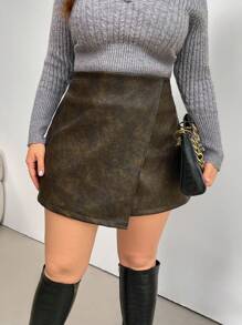 SHEIN Privé Plus Size Women Casual Simple Pu Leather Elastic Waist Shorts For Daily Wear, Autumn/Winter - Black - View 5