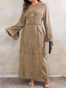 Robe casual en tricot grande taille, minimaliste et tendance pour un port quotidien. Tenue maxi pour femme - Kaki - Voir 3