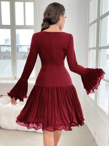 Modelyn Đầm ngắn thanh lịch cổ tròn màu trơn, tay loe, viền xếp ly cho nữ, mùa thu - Màu Đỏ Sâu - Xem 2