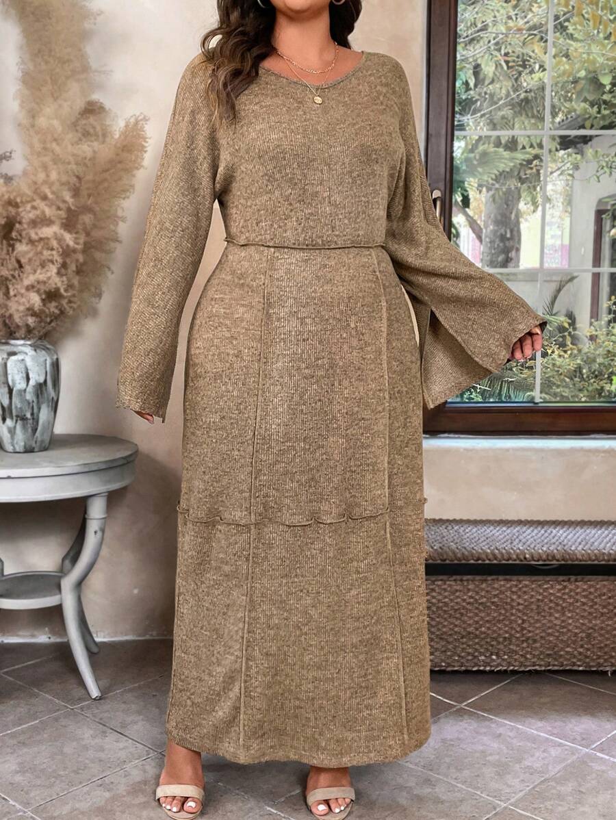 Robe casual en tricot grande taille, minimaliste et tendance pour un port quotidien. Tenue maxi pour femme - Kaki - Voir 1
