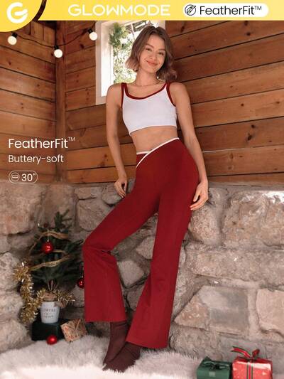 Leggings a vita incrociata FeatherFit™ da 30" con gamba a zampa, adatti per lo yoga a basso impatto, per uso quotidiano e durante le vacanze invernali