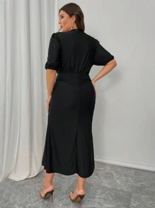 SHEIN Unity 加大码纯色立领优雅通勤短袖中长连衣裙长款女装 - 黑色 - 查看 2