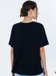 ADVENTURE TIME X SHEIN 冬季黑色卡通图案酷可爱百搭休闲夏季宽松一字肩T恤