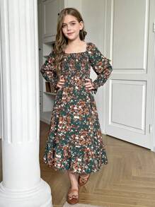SHEIN Robe élégante à manches longues pour préadolescentes avec encolure carrée, taille froncée, ourlet à volants et manches lanternes. Robe style campagne française à fleurs dispersées, convenant pour les sorties printanières