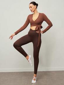 Activina 女士纯色侧围系带短款长袖运动 T 恤，适合日常健身和芭蕾舞 - 棕色 - 查看 3