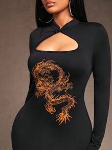 SHEIN SXY Elegantes, sexy Kleid für die Silvester-Partynacht und den Valentinstag, schwarz, hohe Dehnbarkeit, orientalischer Stehkragen, ausgeschnitten, Langarm, Fischschwanz-Boden-Länge, mit orangefarbenem Drachen-Muster - Schwarz - Übersicht 6
