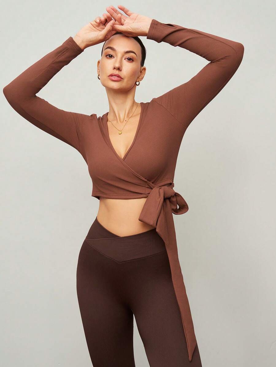 Activina 女士纯色侧围系带短款长袖运动 T 恤，适合日常健身和芭蕾舞 - 棕色 - 查看 1