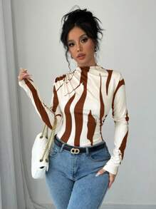 Selianne 1 件女式漏斗领褶皱侧边长袖 T 恤图案 T 恤女式春季上衣 - 彩色 - 查看 1