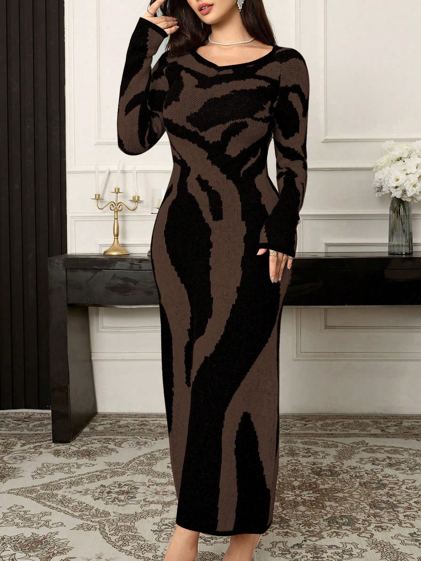 Modelyn فستان محبوك مطاطي ضيق طويل الأكمام ذو ياقة...