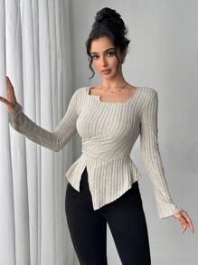 Calvaya Vintage asymmetrische hals, getextureerde split, geplooide afwerking, aansluitend T-shirt met lange mouwen