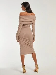 COSMINA Vestido de mujer de hombros descubiertos de longitud media con brillo dorado para otoño/invierno