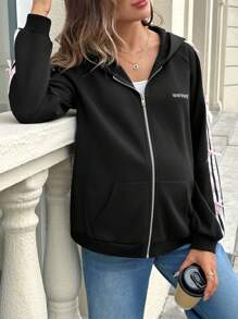 SHEIN Sudadera con capucha con adorno de lazo y diseño bordado, cálida y cómoda sudadera de maternidad
