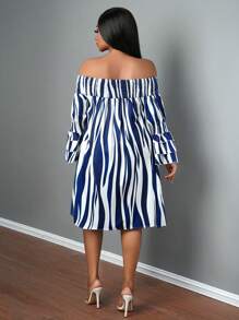 Slaydiva Herfst Casual en Elegante Eenlijnige Halslijn Met Meerlaagse Cake Bell Manchetten A-Zoom Jurk Losse All-Over Witte Onderkant Marineblauwe Golvenpatroon Bedrukte Damesjurk-C