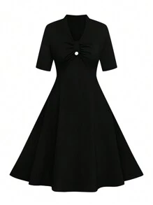 SHEIN LUNE 大码女式 V 领短袖荷叶边黑色优雅复古连衣裙长款女装 - 黑色 - 查看 1