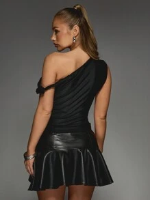 MISSGUIDED Asymmetric One Shoulder Twist Straps Fitted Top - Black - View 2