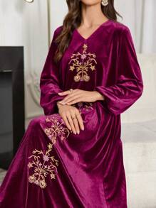 Al Najma Embroidered V-Neck Elegant Long Sleeve Velvet Dress, Autumn/Winter