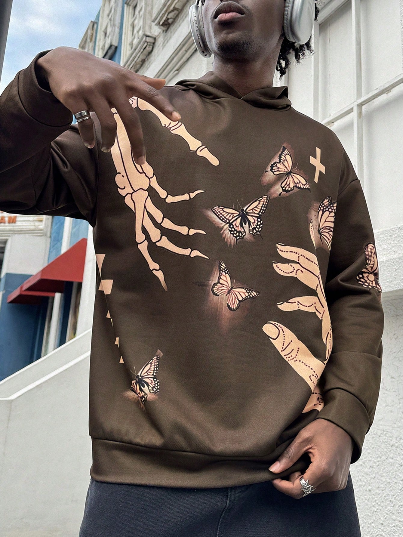 Men Retro Skull Hand Cross & Butterfly Print Distressed Hoodie, Streetwear Style