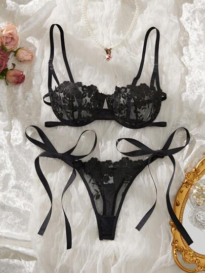 Esselle Women Geborduurde Bow Verleidelijke Lingerie Set view 4