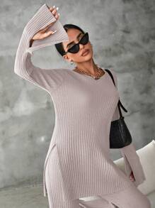 RueChic Camiseta de algodón unicolor con bajo dividido y pantalones acampanados