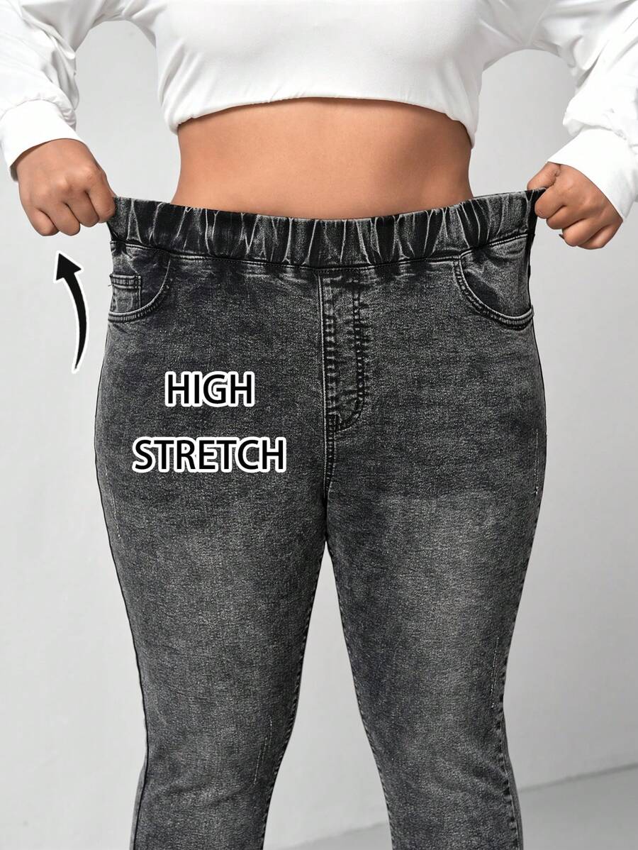 SHEIN Essnce Plus Size Women Elastic Waist Pocket Fitted Casual Jeans - Black - View 1