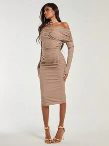 COSMINA Vestido de mujer de hombros descubiertos de longitud media con brillo dorado para otoño/invierno