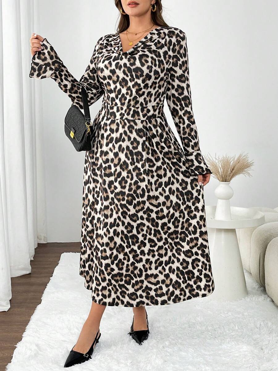 SHEIN Frenchy Damen Große Größen Lässig Elegantes Kleid mit Leopardenmuster, geraffeter Taille, Rückenausschnitt und Volantärmeln - Verschiedenfarbig - Übersicht 1