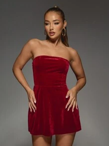 MISSGUIDED Velvet Structured Fit And Flare Bandeau Dress Christmas - Red - View 1