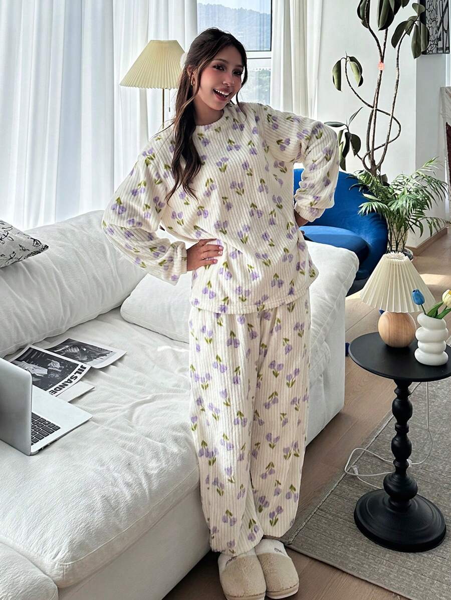SHEIN 2pcs Teen Girl Tulip Graphic Round Neck Long Sleeve Top And Flannel Ribbed Lounge Pants Pajama Set