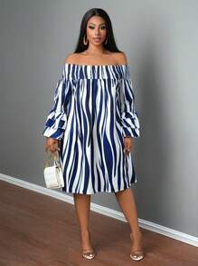 Slaydiva Herfst Casual en Elegante Eenlijnige Halslijn Met Meerlaagse Cake Bell Manchetten A-Zoom Jurk Losse All-Over Witte Onderkant Marineblauwe Golvenpatroon Bedrukte Damesjurk-C