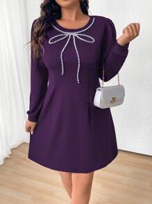 SHEIN Clasi Vestido corto de manga larga con decoración de perlas y lazo para mujeres de talla grande en otoño