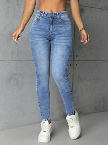 SHEIN Essnce Jeans casual en denim de couleur unie, ajusté, avec poches, polyvalent pour femmes