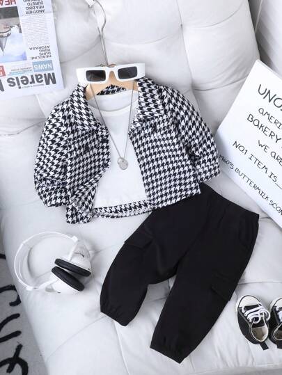 SHEIN Playful Pals 男婴休闲时尚优雅千鸟格印花短外套搭配黑色裤子，适合春秋季节