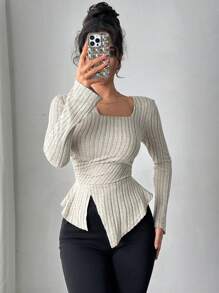 Calvaya Vintage asymmetrische hals, getextureerde split, geplooide afwerking, aansluitend T-shirt met lange mouwen