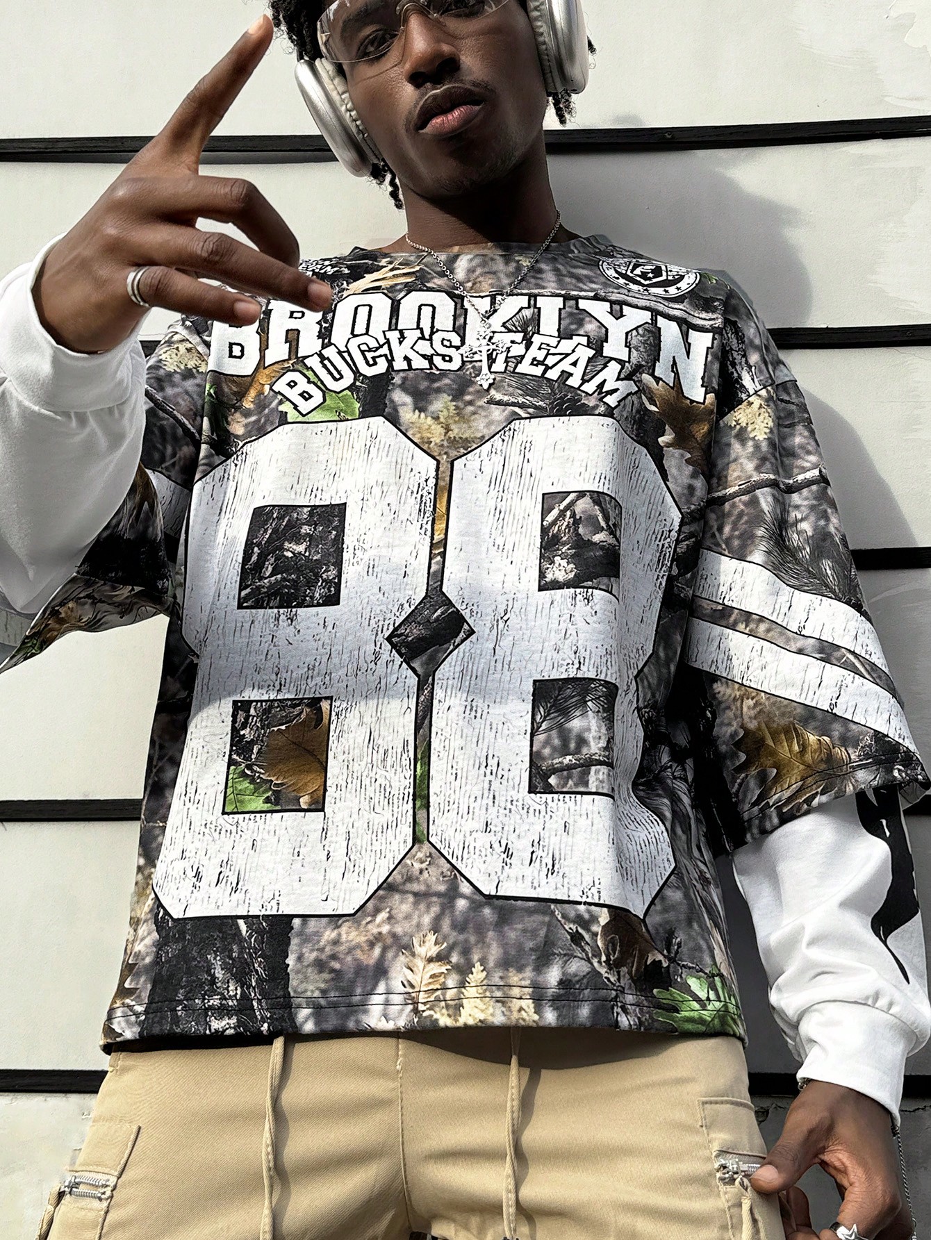 Men's Round Neck Splicing Camo Tree Branch & Oversized Numeral Print Sweatshirt, Street Fashion