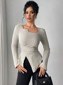 Calvaya Vintage asymmetrische hals, getextureerde split, geplooide afwerking, aansluitend T-shirt met lange mouwen