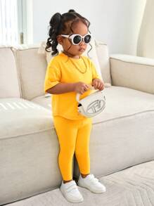 SHEIN Baby Girl Cute Yellow Short Sleeve T-Shirt And Elastic Waist Pants 2 Pieces Set, Casual Stylish Bright Yellow Outfit For Outdoor - Yellow - View 3