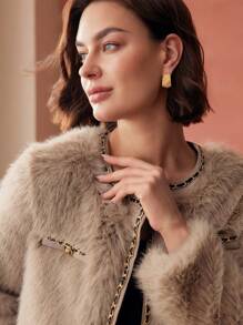MOTF PREMIUM BOXY CONTRAST BINDING FUZZY JACKET