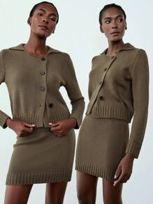 Chiquease 军绿色翻领不对称纽扣针织套装搭配紧身裙 - 軍綠色 - 查看 1