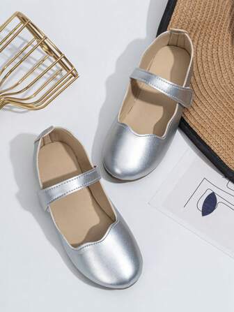 Silver Girls' Comfortable Breathable Non-Slip Flat Shoes