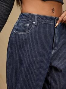 Forever 21 Plus Size Front Button Pocket Simple Stripe Casual Boyfriend Jeans - Navy Blue - View 6