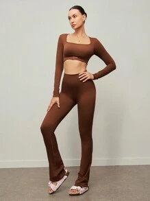 Activina Conjunto de entrenamiento para mujer con top corto sin costuras marrón y pantalones campana para yoga y pilates