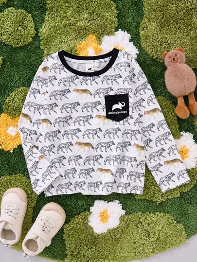 Animal Planet X SHEIN 年轻男孩艺术动物全身印花撞色块口袋贴花针织圆领长袖 T 恤