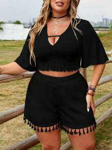 SHEIN LUNE 大码女式波西米亚风夏季度假 V 领蝴蝶袖短款上衣和流苏短裤套装 - 黑色 - 查看 3