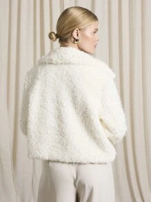 AiiRZ Luxurious Teddy Bear Winter Coat Plush Faux Fur Zip Up Short Jacket Fuzzy Warm Outerwear Fall Style Fashion Forward Statement Piece