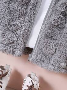 SHEIN Elladie kids 1 件年轻女孩休闲粉色柔软羊毛夹克，心形图案拉链前开衫带帽，秋冬 - 灰色 - 查看 4