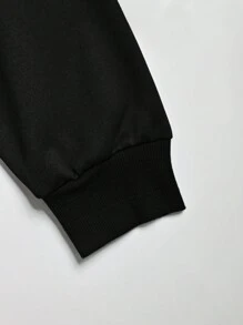 Manfinity EMRG 大码男士字母与汽车图案宽松圆领休闲运动衫，秋冬款 - 黑色 - 查看 4