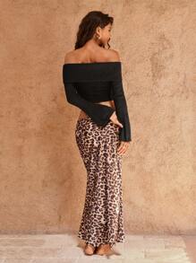 Opulessa 1pc Women's Vacation Off-Shoulder Solid Color Flare Sleeve Fitted Sweater - Black - View 2