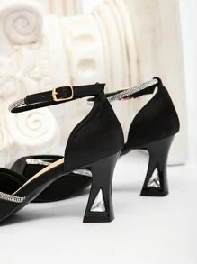 CUCCOO CHICEST 黑色尖头水晶镶嵌粗高跟鞋封闭式鞋头女士高跟鞋适合圣诞节和新年假期氛围秋冬