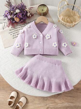 SHEIN Vintaside Kids 2 pièces/Set Pull col ras-du-cou tricoté avec motif floral et jupe assortie pour bébé fille, élégant et tendance, convient pour l'école, le port quotidien, la maison, les sorties et les voyages, automne/hiver