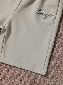 SHEIN 青少年男孩字母圖形彩塊短袖t卹+短褲 - 彩色 - 查看 4